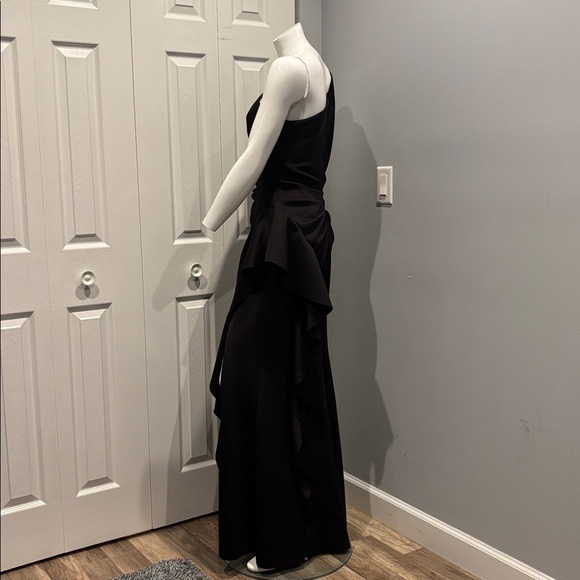 NWOT Xscape scuba ruffle one shoulder gown - Picture 10 of 13